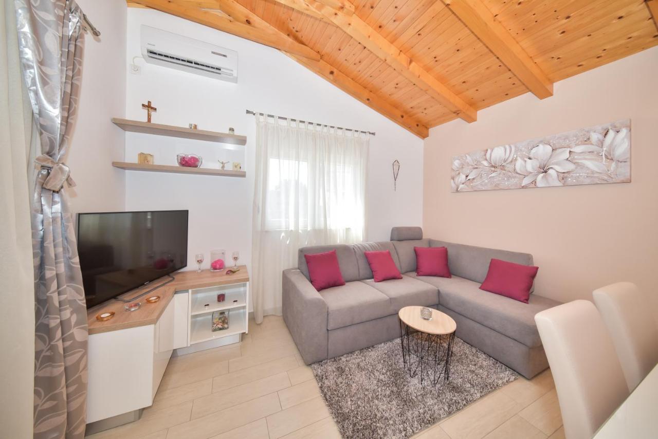 Apartment Irena Posedarje Esterno foto
